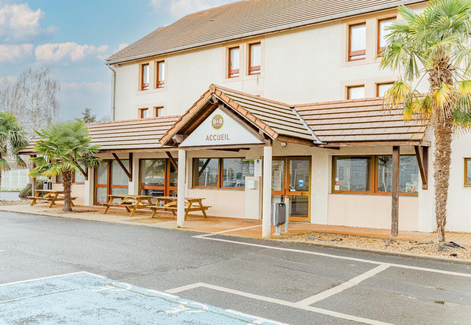 B&B Hotel Chatellerault Bagian luar foto