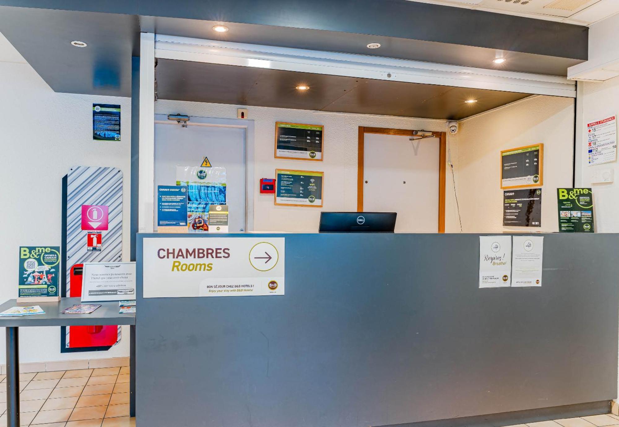 B&B Hotel Chatellerault Bagian luar foto