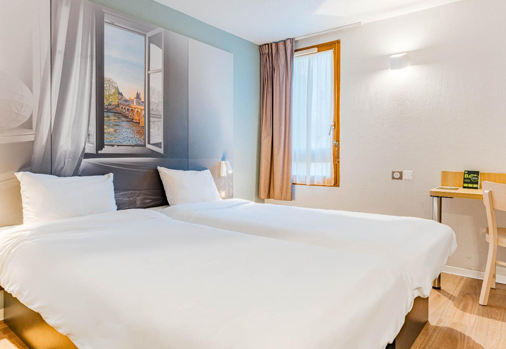 B&B Hotel Chatellerault Bagian luar foto