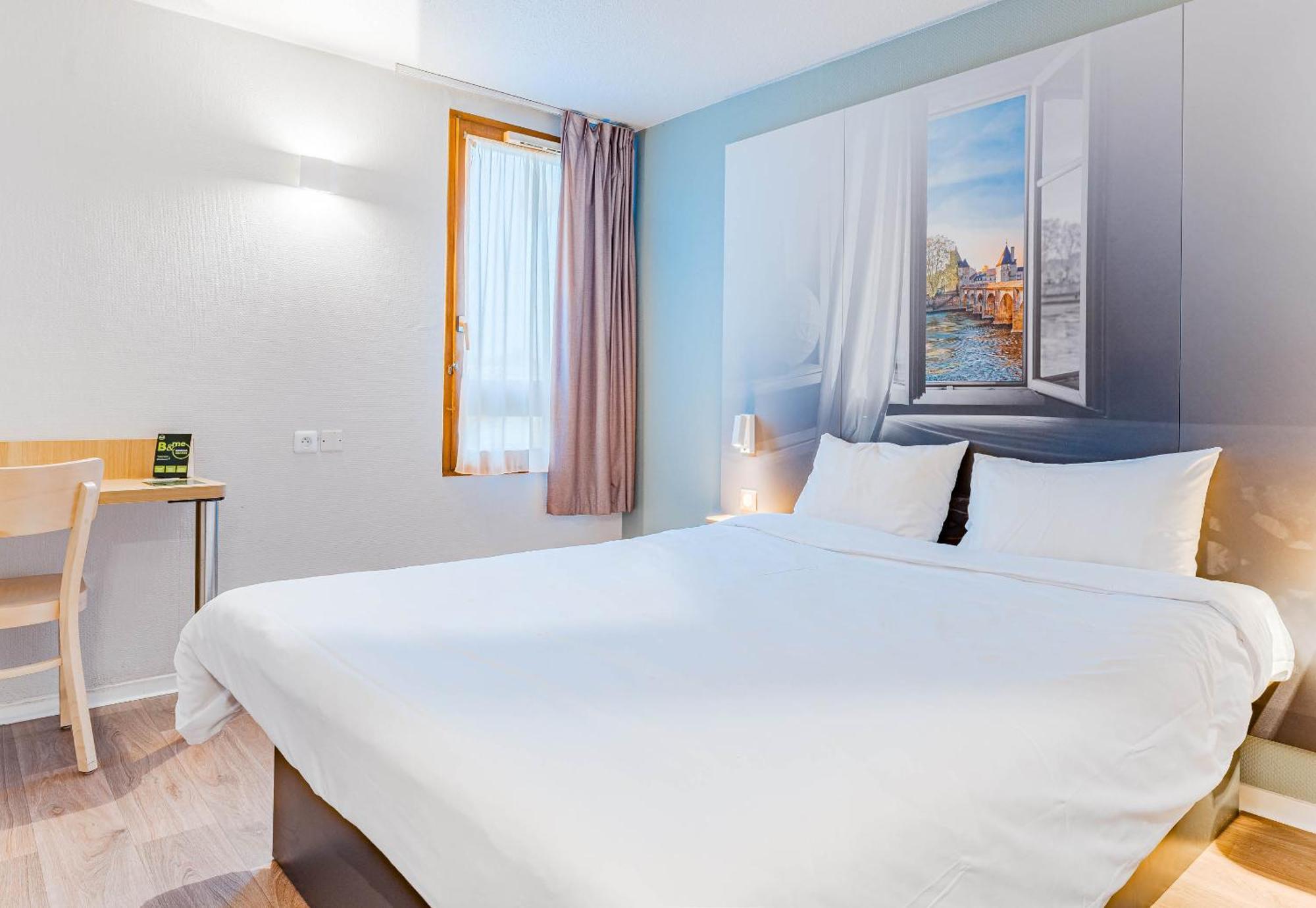B&B Hotel Chatellerault Bagian luar foto
