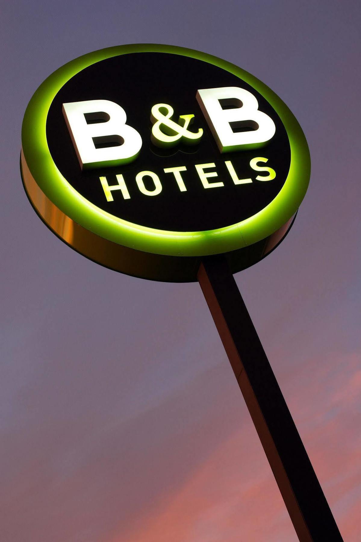 B&B Hotel Chatellerault Bagian luar foto