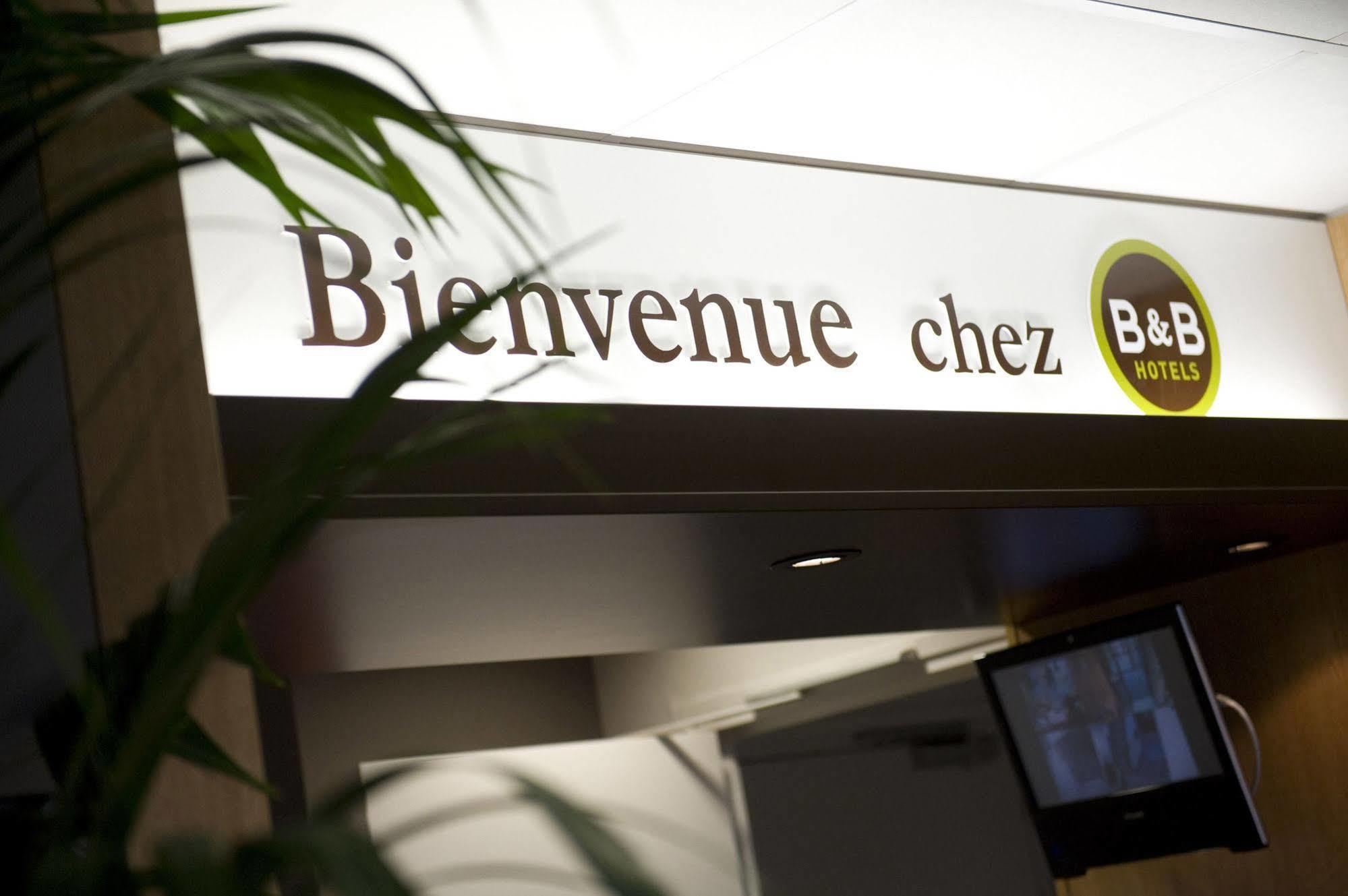B&B Hotel Chatellerault Bagian luar foto