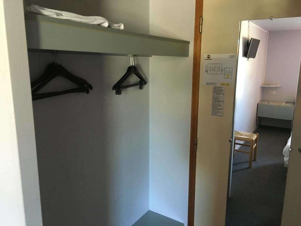 B&B Hotel Chatellerault Bagian luar foto