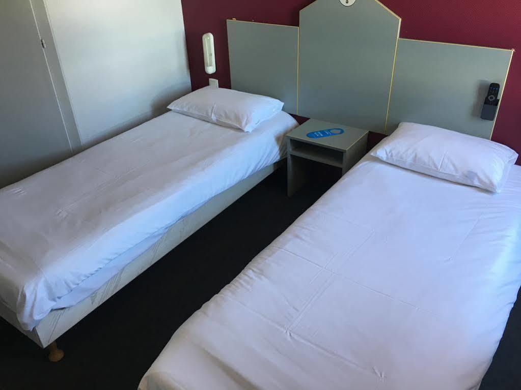B&B Hotel Chatellerault Bagian luar foto
